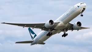 Photo of B-KQE - Boeing 777-367(ER) operated by Cathay Pacific Airways