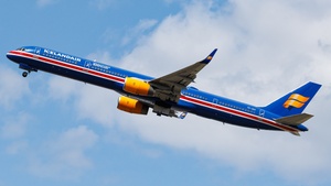 Photo of TF-ISX - Boeing 757-3E7 operated by Icelandair