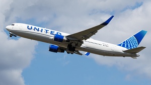 Photo of N657UA - Boeing 767-322(ER) operated by United Airlines