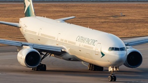Photo of B-HNE - Boeing 777-367 operated by Cathay Pacific Airways