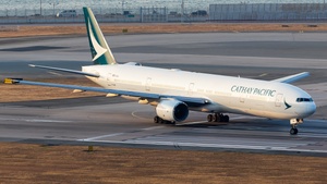 Photo of B-HNK - Boeing 777-367 operated by Cathay Pacific Airways