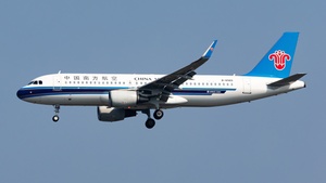 Photo of B-8989 - Airbus A320-214 operated by China Southern Airlines