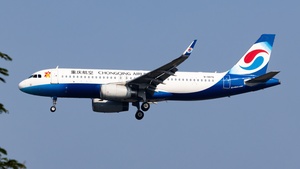 Photo of B-9976 - Airbus A320-232 operated by Chongqing Airlines