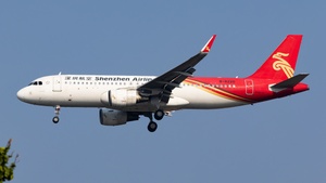Photo of B-8220 - Airbus A320-214 operated by Shenzhen Airlines