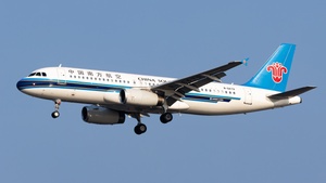 Photo of B-6679 - Airbus A320-232 operated by China Southern Airlines