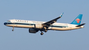 Photo of B-303G - Airbus A321-253N operated by China Southern Airlines