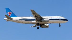 Photo of B-6911 - Airbus A320-232 operated by China Southern Airlines