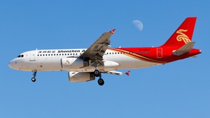 Photo of B-6857 - Airbus A320-232 operated by Shenzhen Airlines