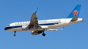 Photo of B-1803 - Airbus A320-214 operated by China Southern Airlines