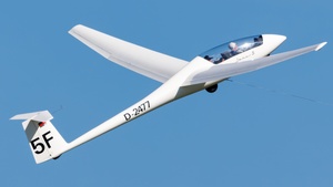 Photo of D-2477 - Schempp-Hirth Janus S operated by Aero-Club Leipzig-Taucha