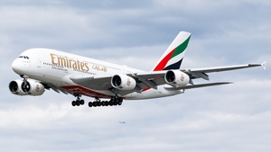 Photo of A6-EEX - Airbus A380-861 operated by Emirates