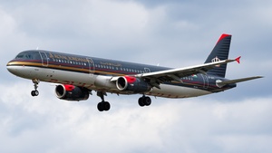 Photo of JY-AYT - Airbus A321-231 operated by Royal Jordanian Airlines
