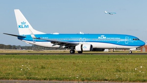 Photo of PH-BCD - Boeing 737-8K2 operated by KLM Royal Dutch Airlines