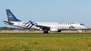 Photo of PH-EZX - Embraer ERJ-190STD operated by KLM Cityhopper