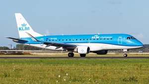 Photo of PH-EXN - Embraer ERJ-175STD operated by KLM Cityhopper