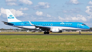 Photo of PH-EZZ - Embraer ERJ-190STD operated by KLM Cityhopper
