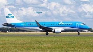 Photo of PH-EXM - Embraer ERJ-175STD operated by KLM Cityhopper