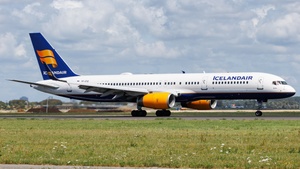 Photo of TF-FIV - Boeing 757-208 operated by Icelandair