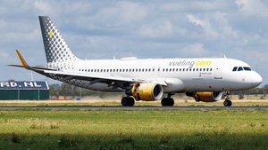 Photo of EC-LVP - Airbus A320-214 operated by Vueling