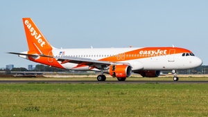 Photo of OE-ICI - Airbus A320-214 operated by easyJet Europe