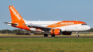 Photo of G-EZBO - Airbus A319-111 operated by easyJet