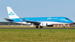 Photo of PH-EXK - Embraer ERJ-175STD operated by KLM Cityhopper