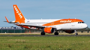 Photo of OE-ICT - Airbus A320-214 operated by easyJet Europe