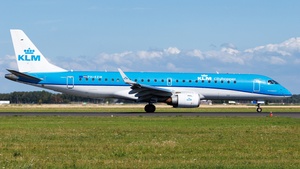 Photo of PH-EZM - Embraer ERJ-190STD operated by KLM Cityhopper