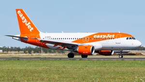Photo of G-EZFV - Airbus A319-111 operated by easyJet