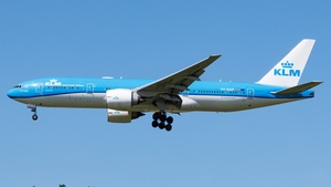 Photo of PH-BQP - Boeing 777-206(ER) operated by KLM Royal Dutch Airlines