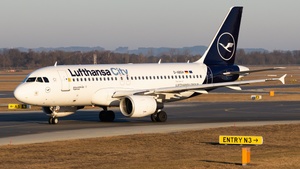 Photo of D-ABGH - Airbus A319-112 operated by Lufthansa City Airlines