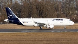 Photo of D-AIUF - Airbus A320-214 operated by Lufthansa