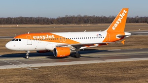 Photo of OE-LQE - Airbus A319-111 operated by easyJet Europe