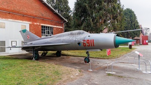 Photo of 6911 - Mikoyan-Gurevich MiG-21PFM Fishbed-F operated by Polish Air Force