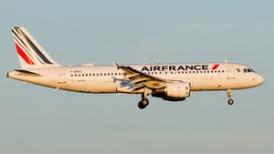 Photo of F-GKXG - Airbus A320-214 operated by Air France