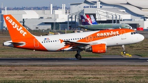 Photo of OE-LKY - Airbus A319-111 operated by easyJet Europe