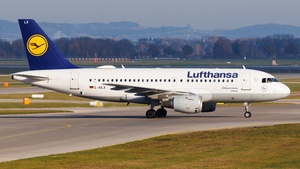 Photo of D-AILX - Airbus A319-114 operated by Lufthansa CityLine