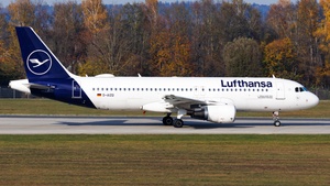 Photo of D-AIZD - Airbus A320-214 operated by Lufthansa