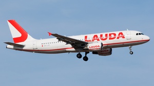 Photo with serial 3153 - Airbus A320-214