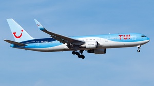 Photo of G-OBYF - Boeing 767-304(ER) operated by TUI Airways