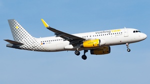 Photo of EC-MFL - Airbus A320-232 operated by Vueling