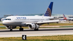 Photo of N852UA - Airbus A319-131 operated by United Airlines