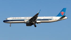 Photo of B-32GR - Airbus A321-253NX operated by China Southern Airlines