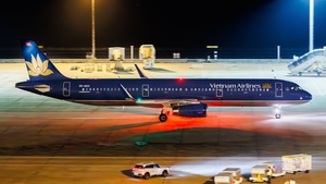Photo of VN-A613 - Airbus A321-231 operated by Vietnam Airlines