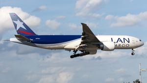 Boeing 777-F16