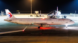 Photo of B-6643 - Airbus A321-231 operated by China Eastern Airlines