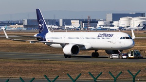 Photo of D-AIED - Airbus A321-271NX operated by Lufthansa