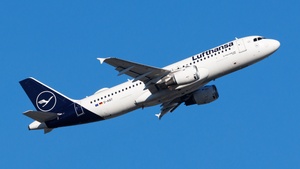Photo of D-AIQT - Airbus A320-211 operated by Lufthansa