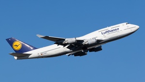 Photo of D-ABTL - Boeing 747-430 operated by Lufthansa