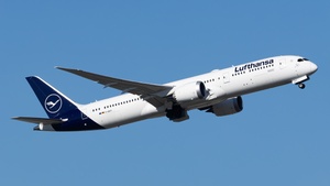 Photo of D-ABPT - Boeing 787-9 Dreamliner operated by Lufthansa